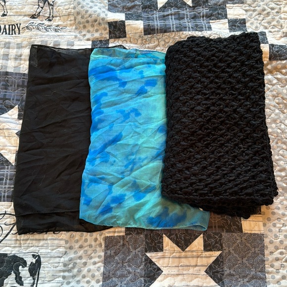 Old Navy Accessories - Loop scarf bundle